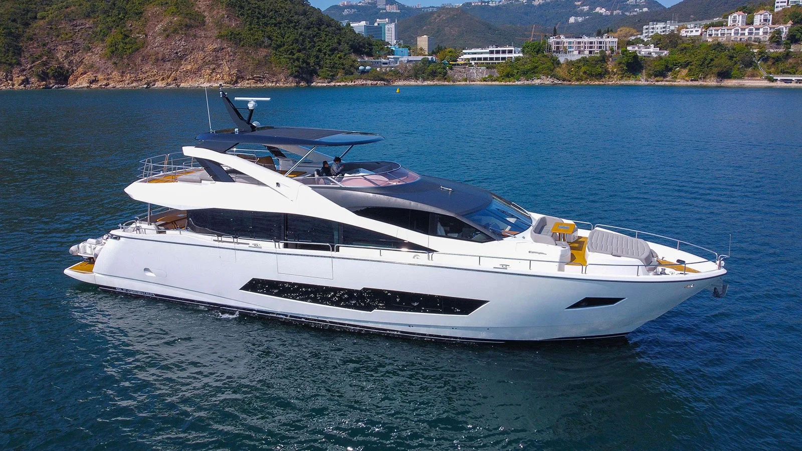 2016 Sunseeker 86 Yacht