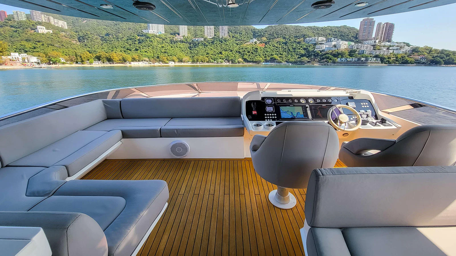 2016 Sunseeker 86 Yacht