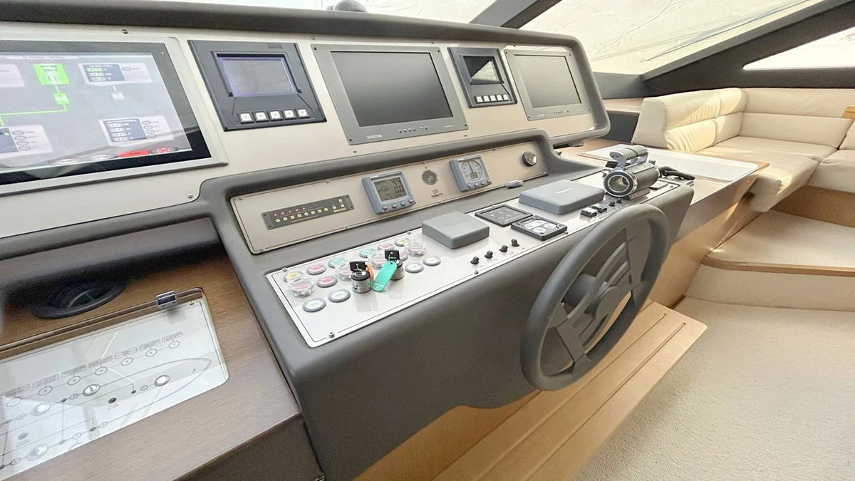 2006 Ferretti 780 HT