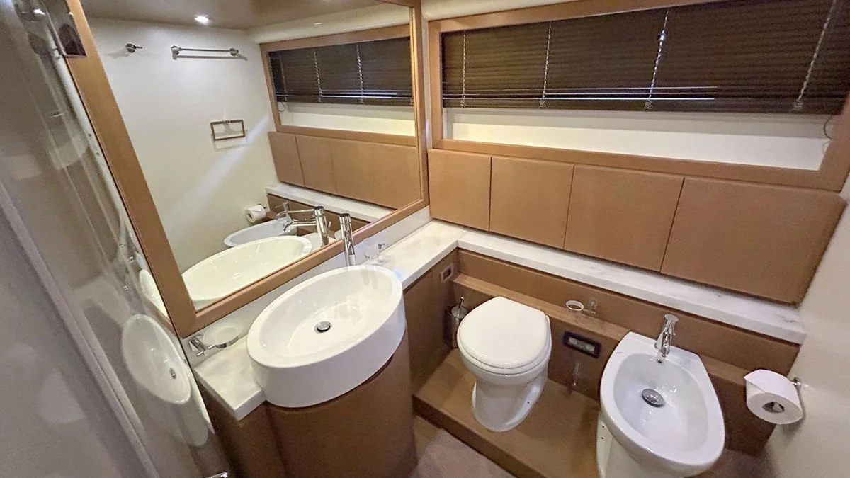 2006 Ferretti 780 HT