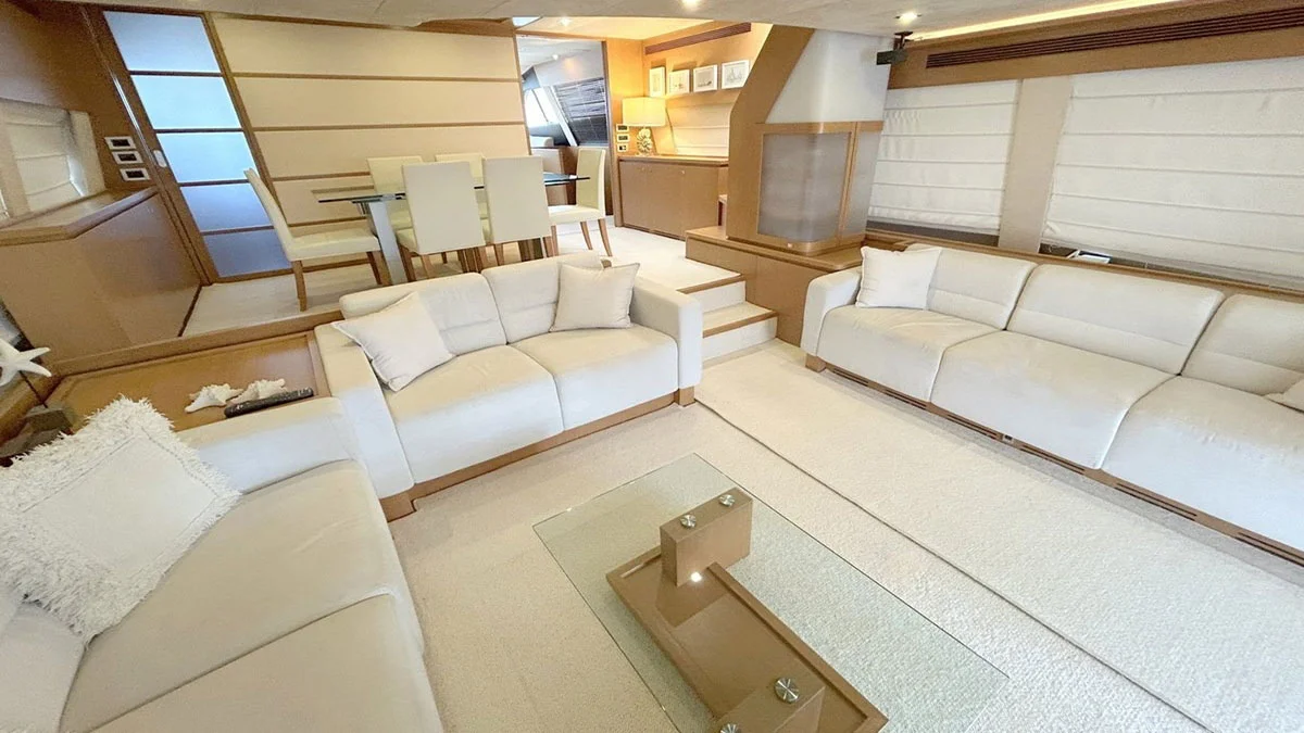 2006 Ferretti 780 HT