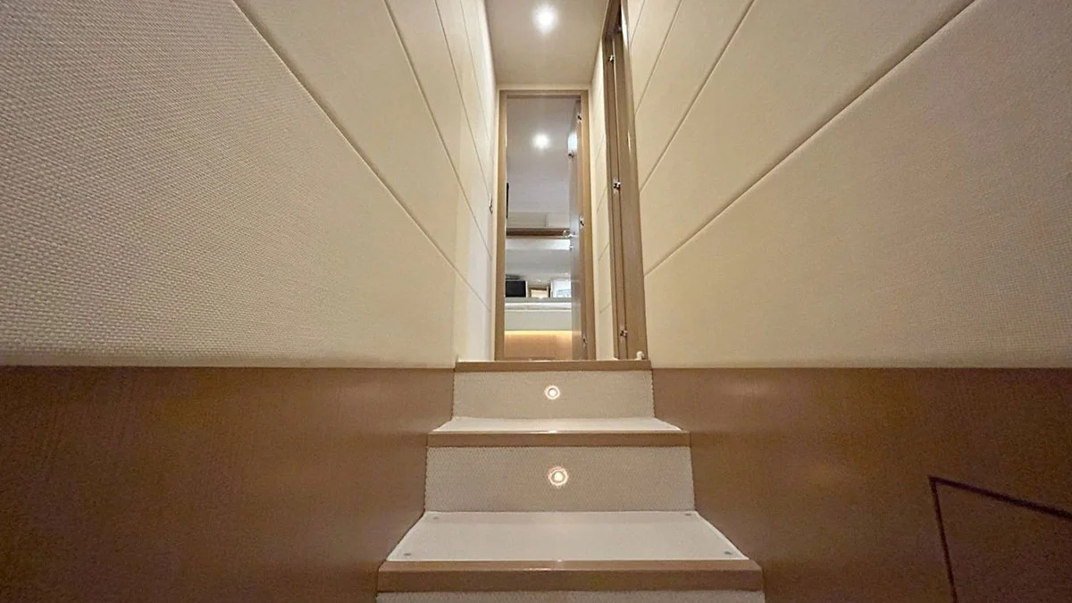 2006 Ferretti 780 HT