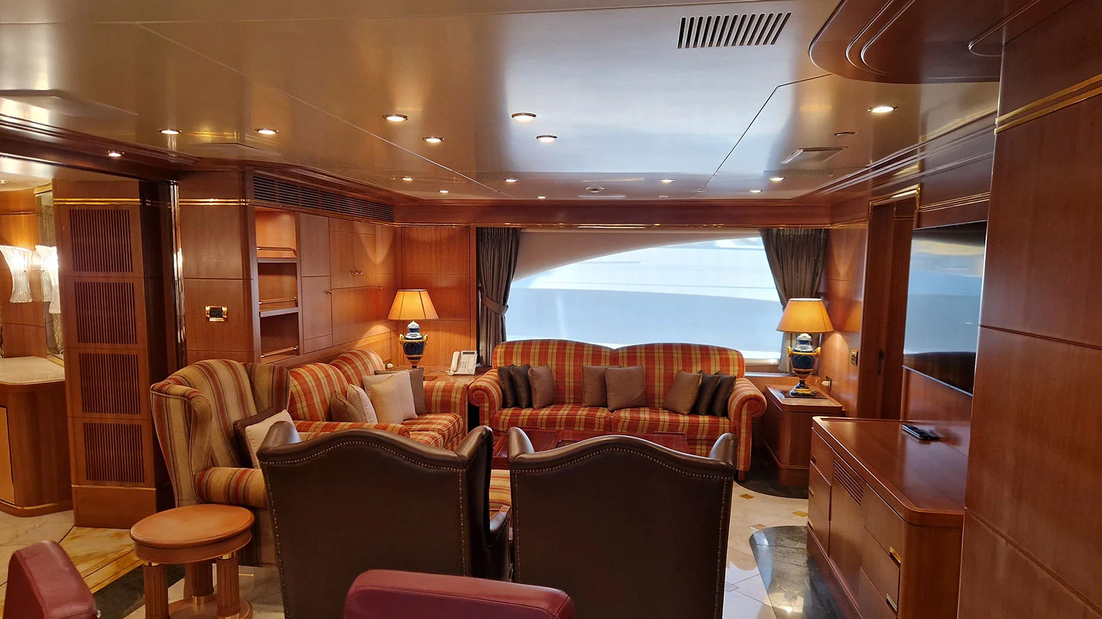 2010 Benetti Vision 145