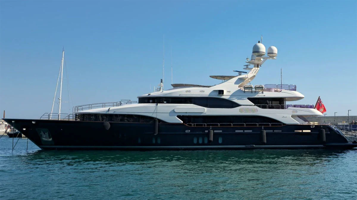2010 Benetti Vision 145