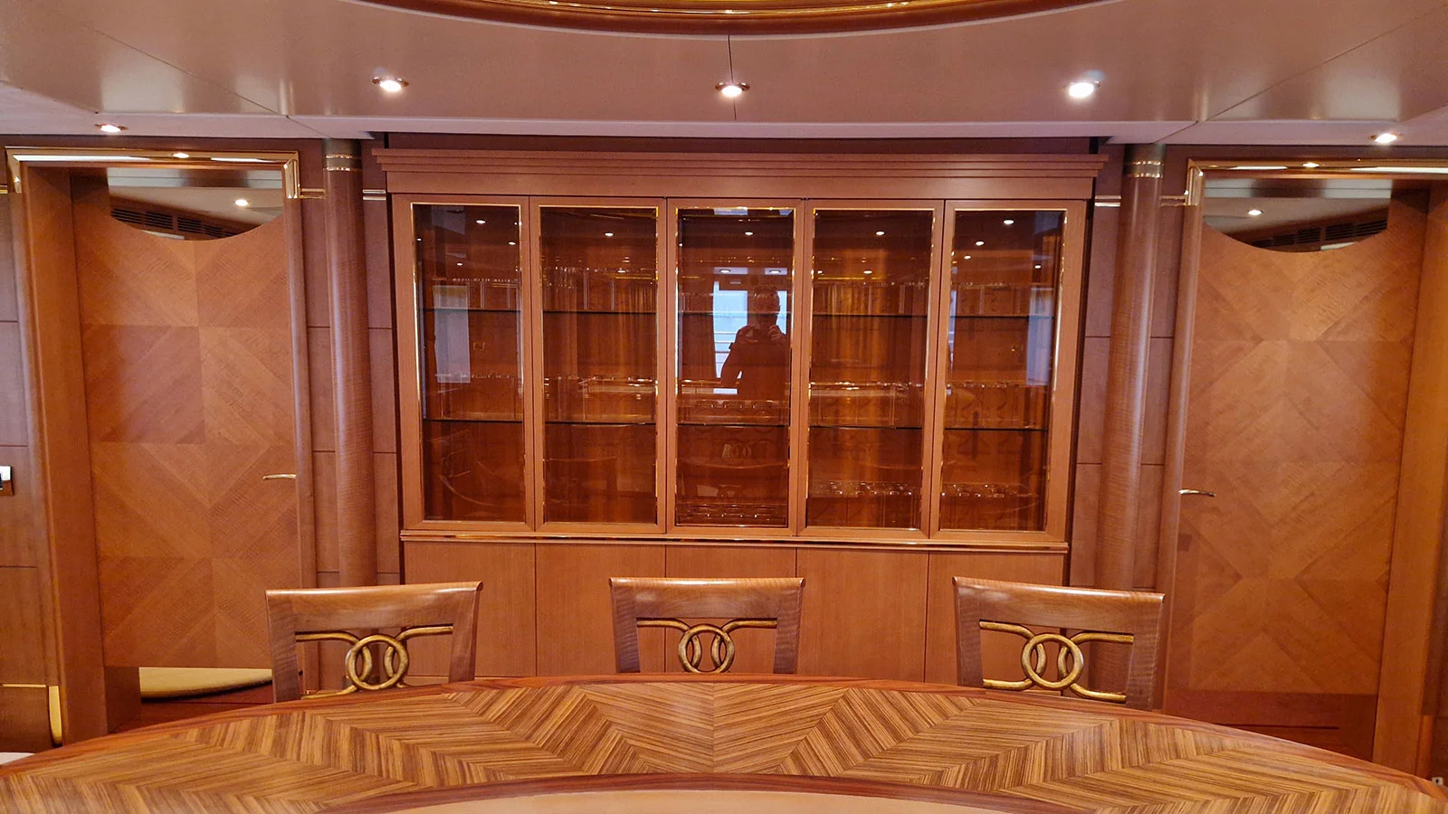 2010 Benetti Vision 145