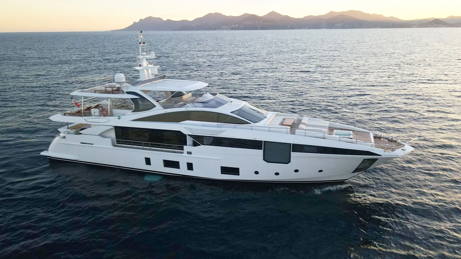 2017 Azimut Grande 35M