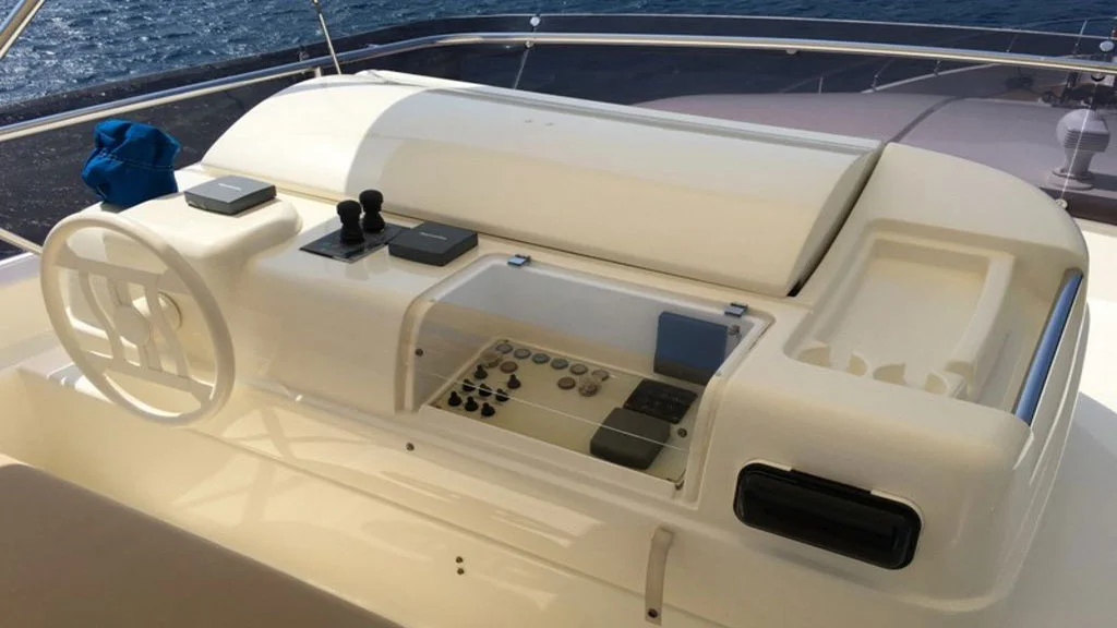 2006 Ferretti 830