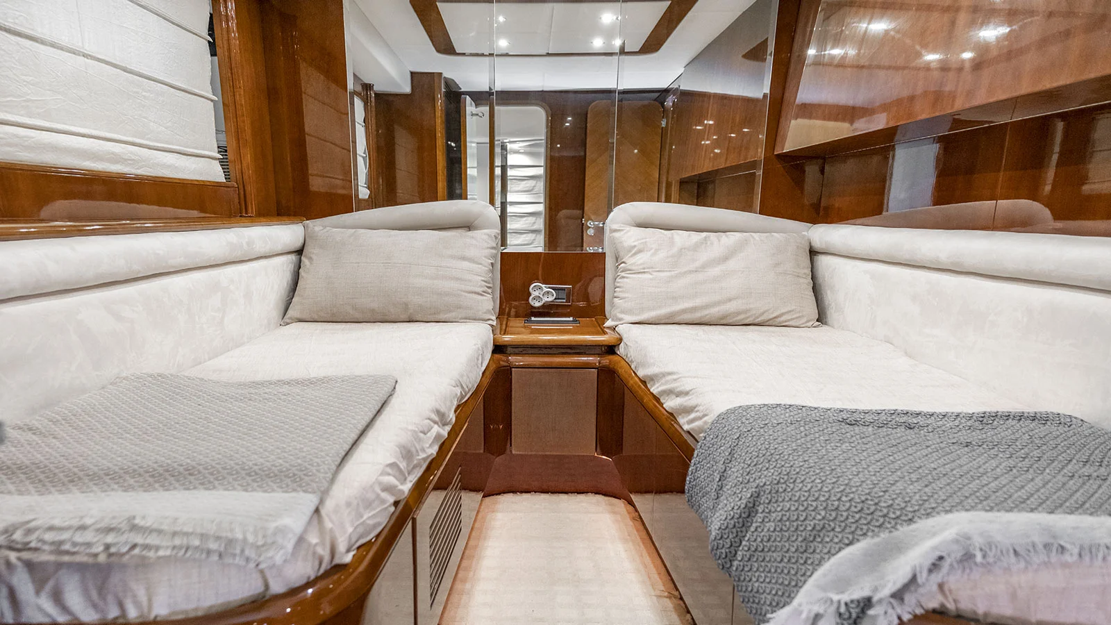2005 Azimut 85