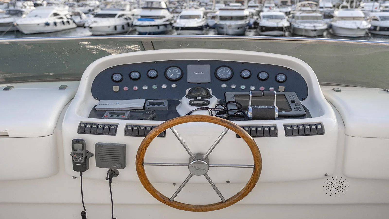 2005 Azimut 85