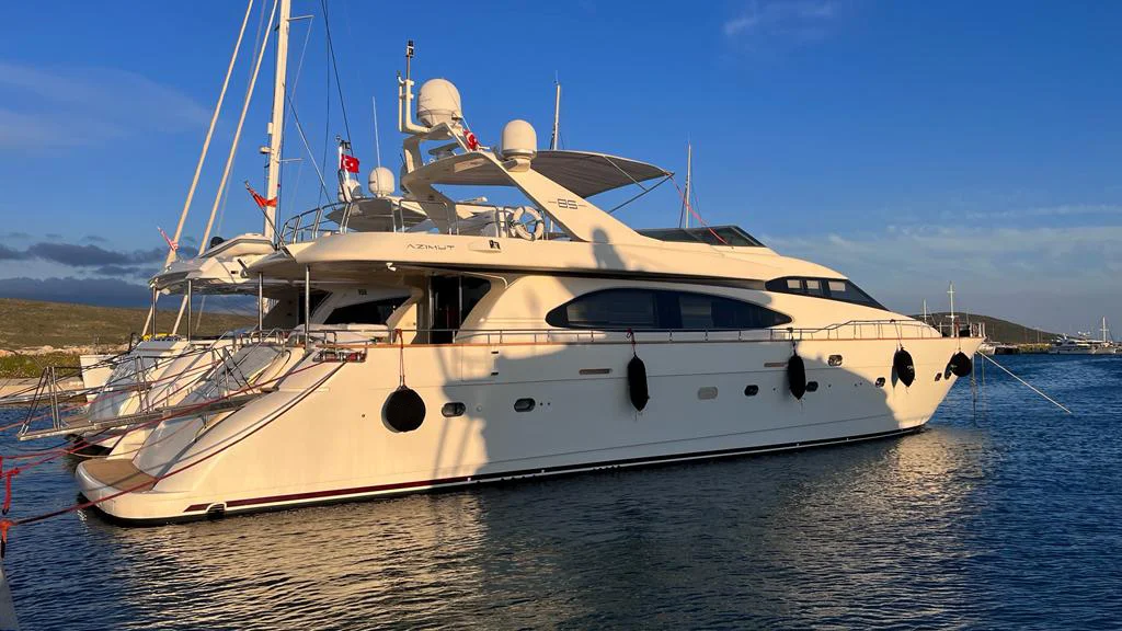 2005 Azimut 85