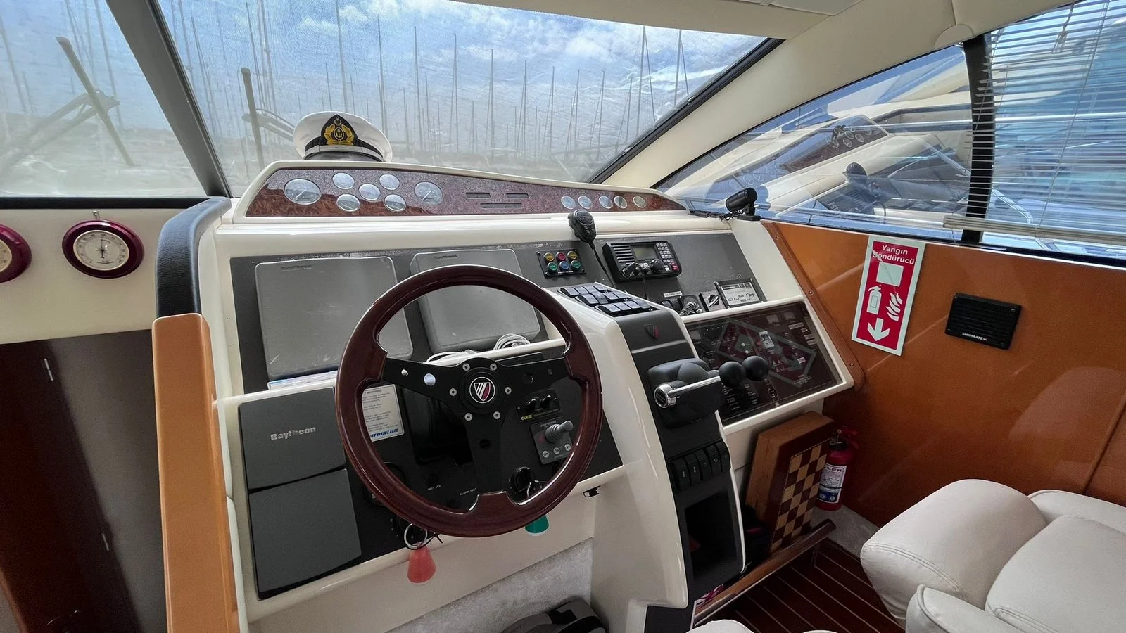 2001 Fairline Phantom 46