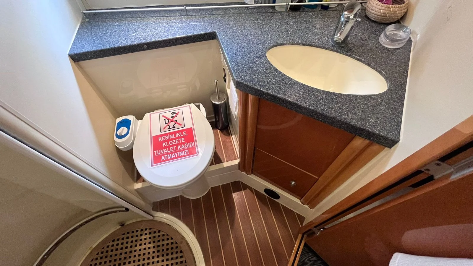 2001 Fairline Phantom 46