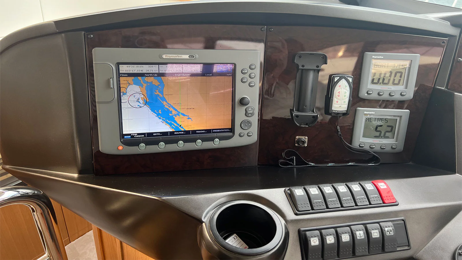 2009 Sunseeker Manhattan 52