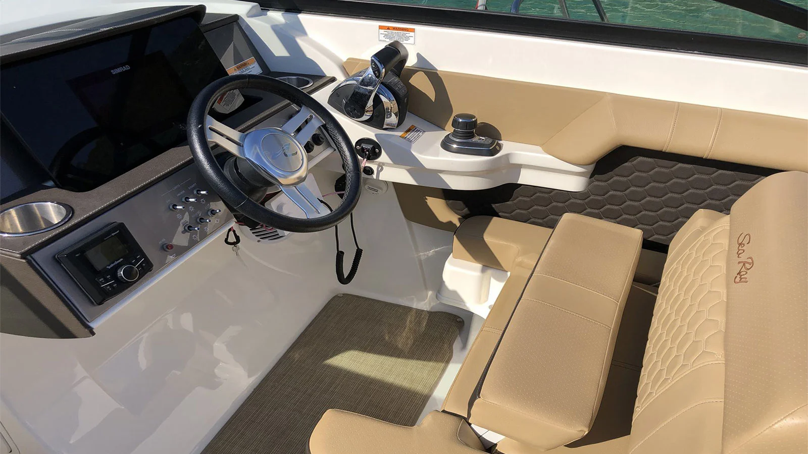 2018 Sea Ray SDX 290 Outboard