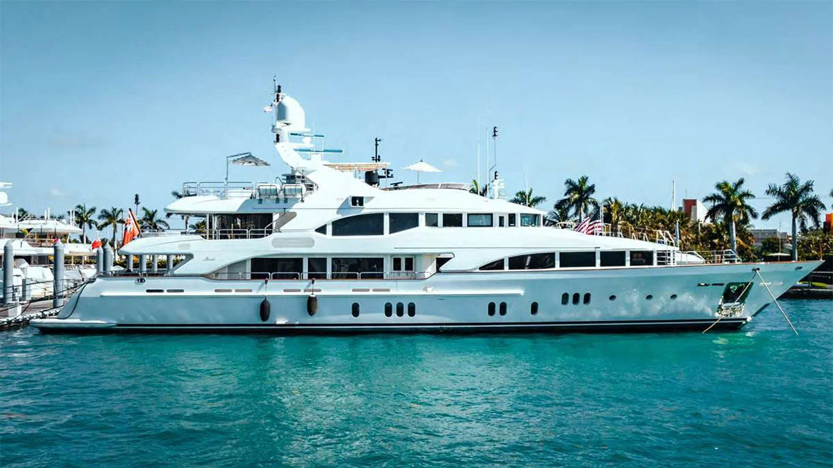 2010 Benetti Vision 145