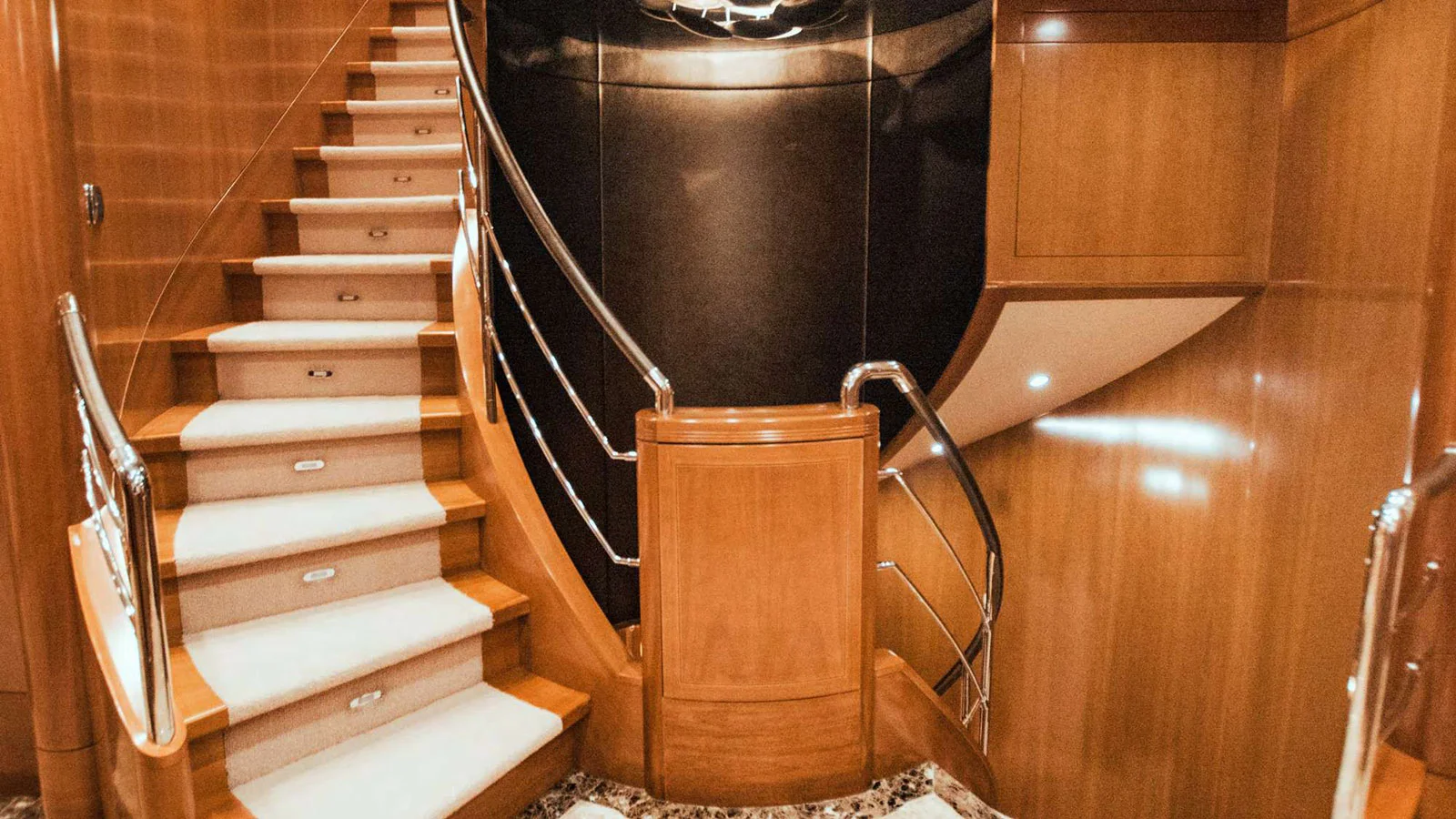 2010 Benetti Vision 145