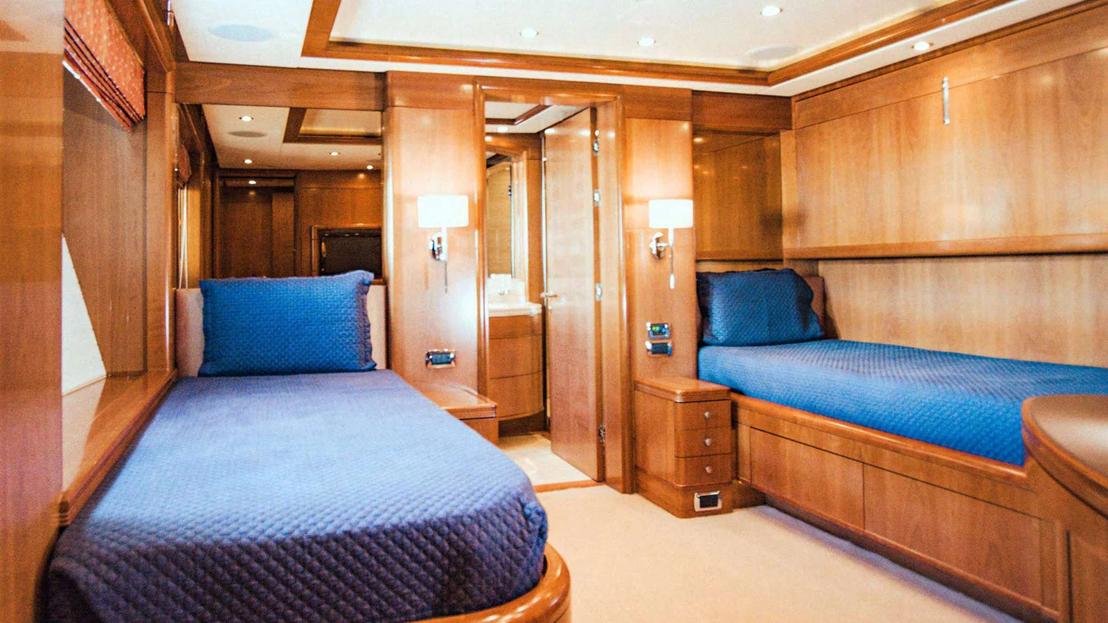 2010 Benetti Vision 145