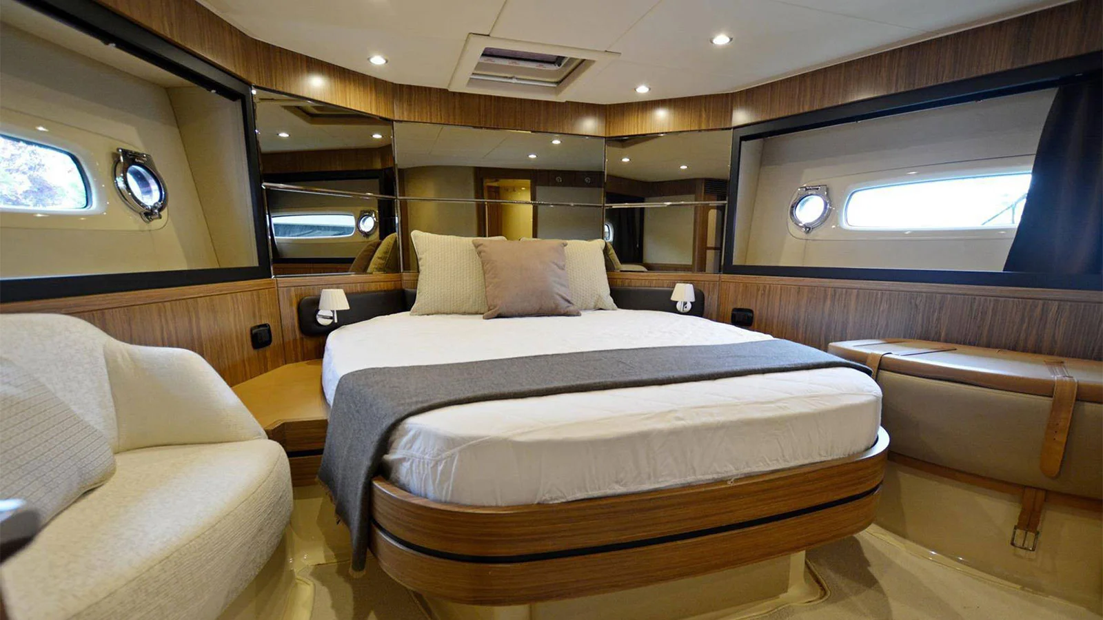 2015 Azimut Magellano 53