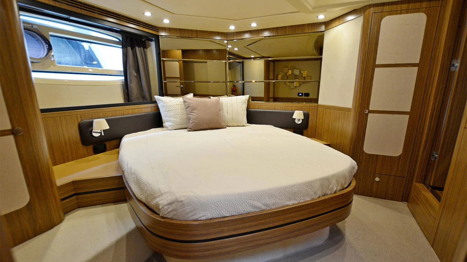 2015 Azimut Magellano 53