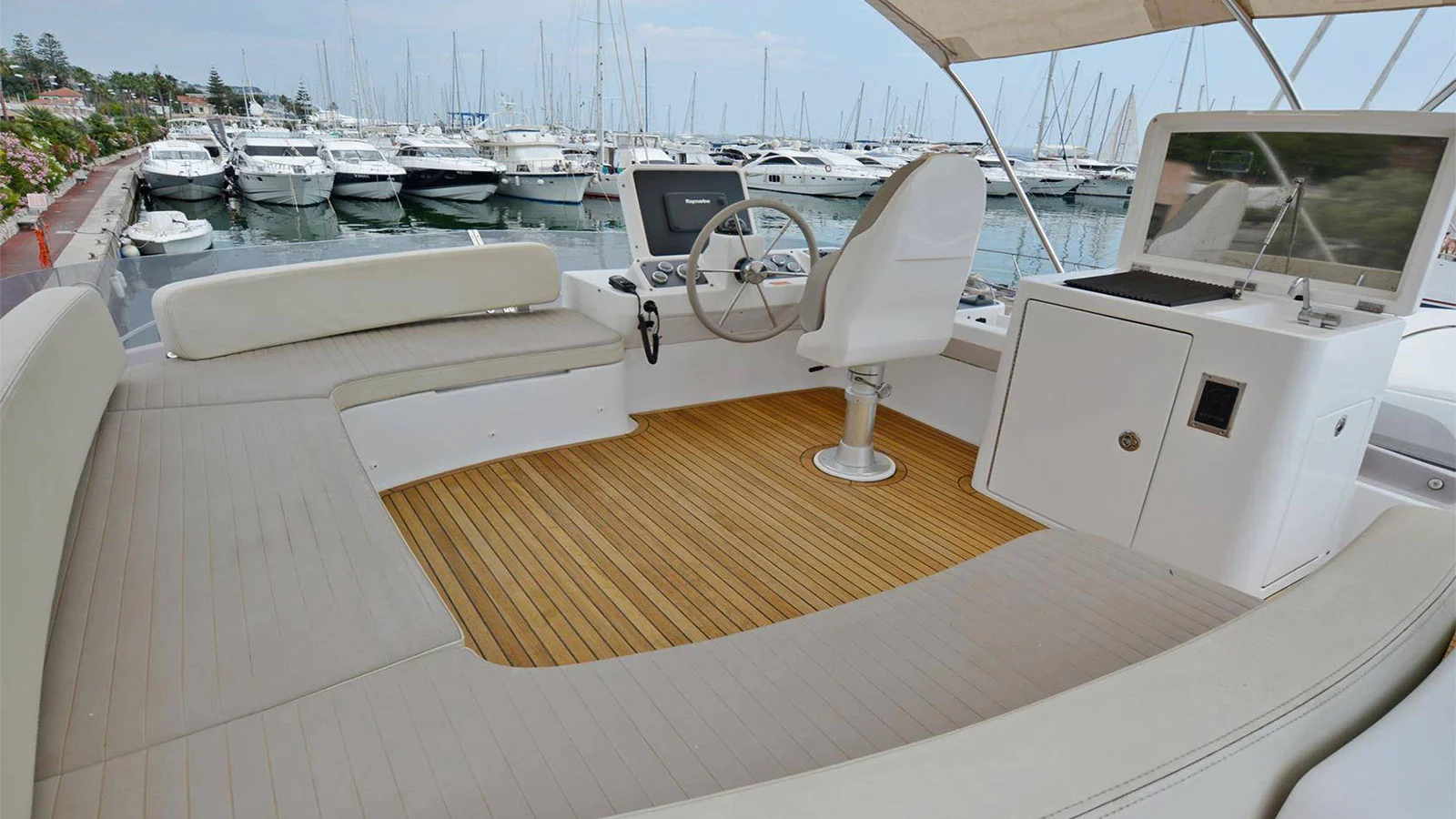 2015 Azimut Magellano 53