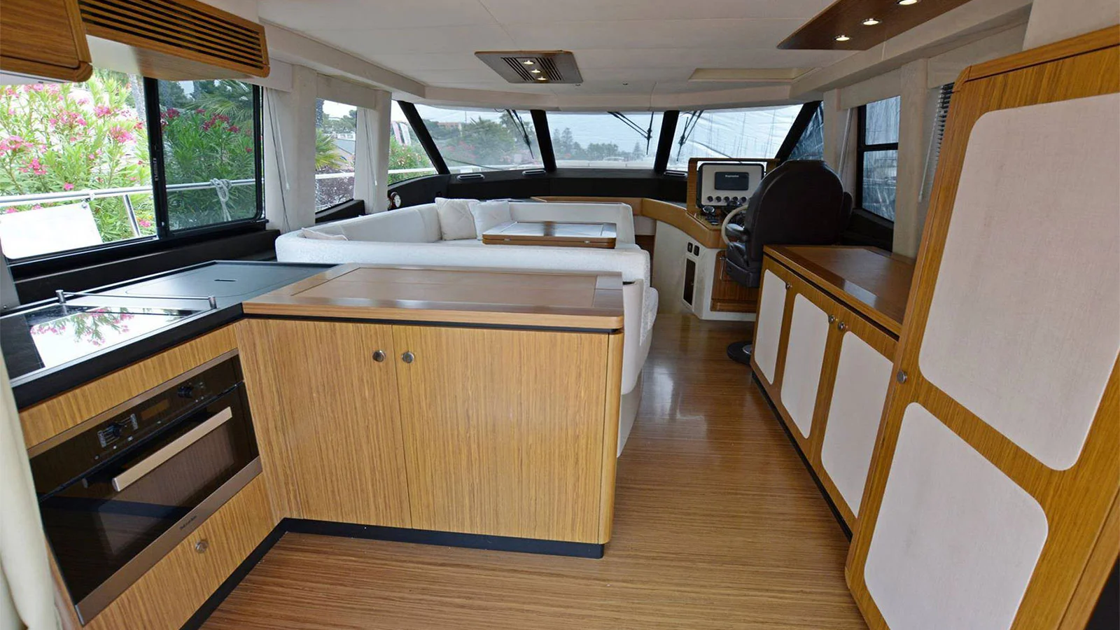2015 Azimut Magellano 53