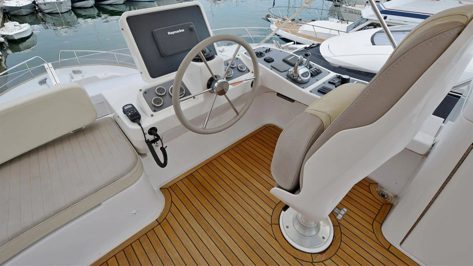 2015 Azimut Magellano 53