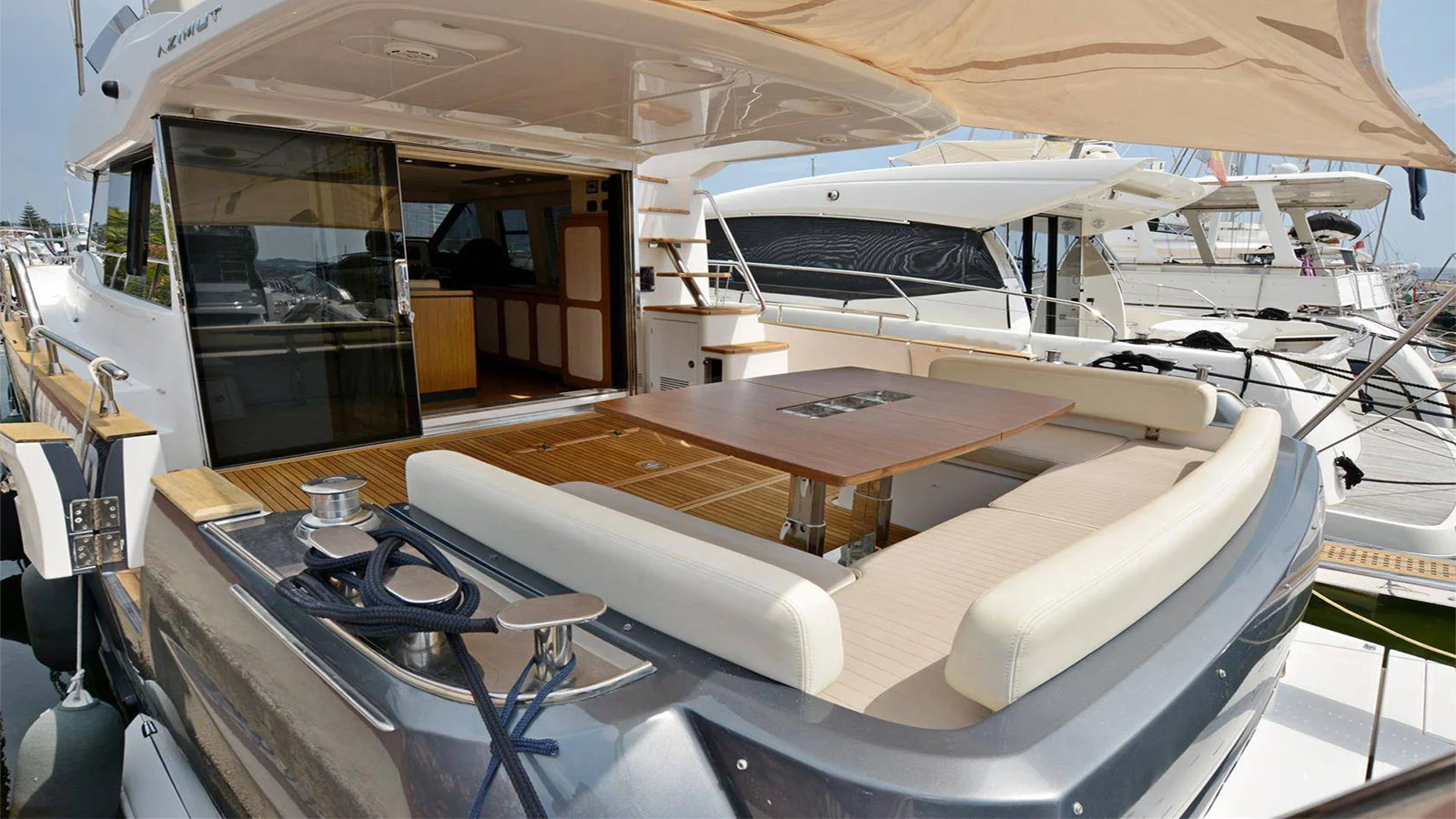 2015 Azimut Magellano 53