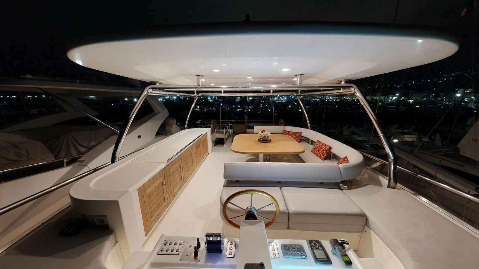 2013 Azimut Magellano 76