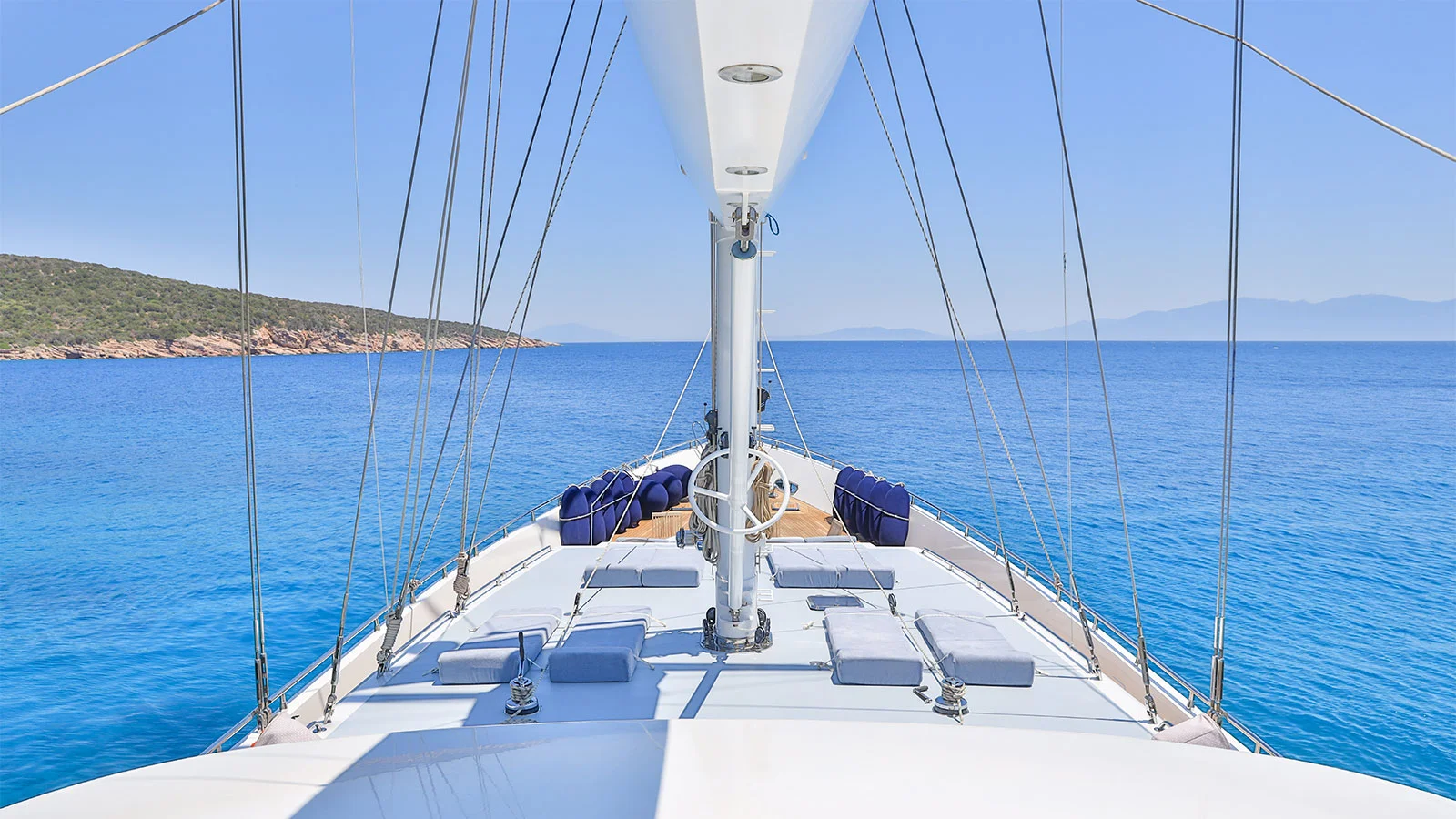 2013 Custom Motor Sailor 121