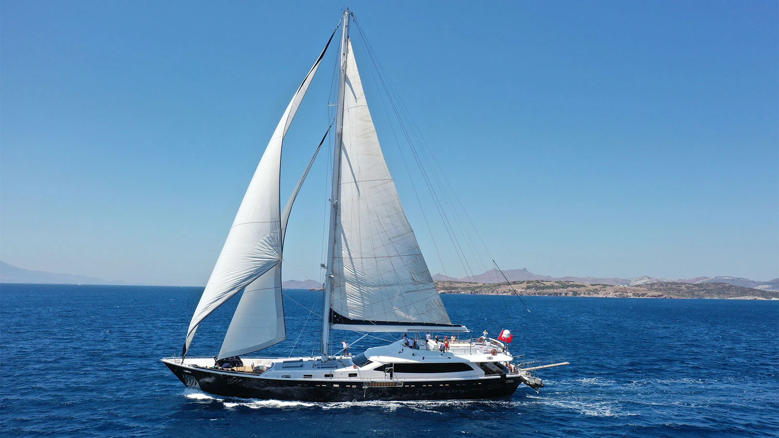 2013 Custom Motor Sailor 121