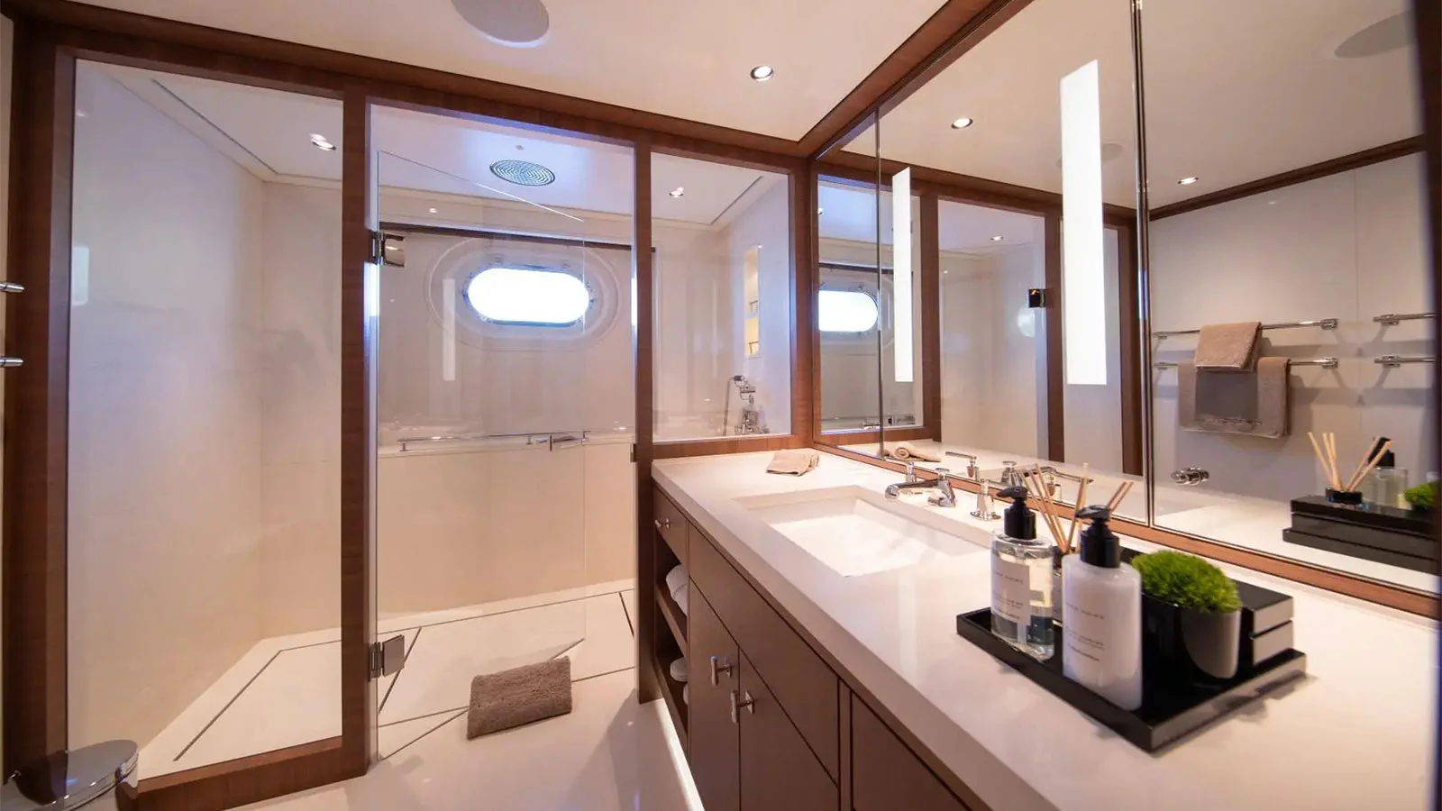 2012 Feadship 225