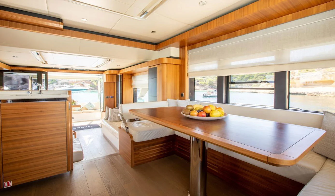 2016 Absolute Navetta 58