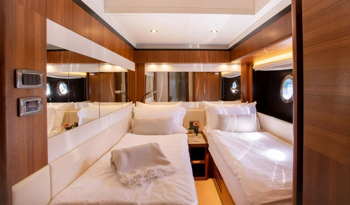 2016 Absolute Navetta 58