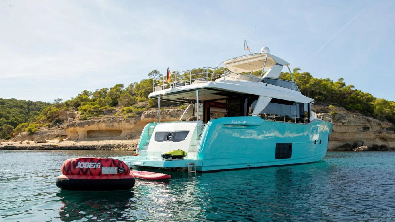 2016 Absolute Navetta 58