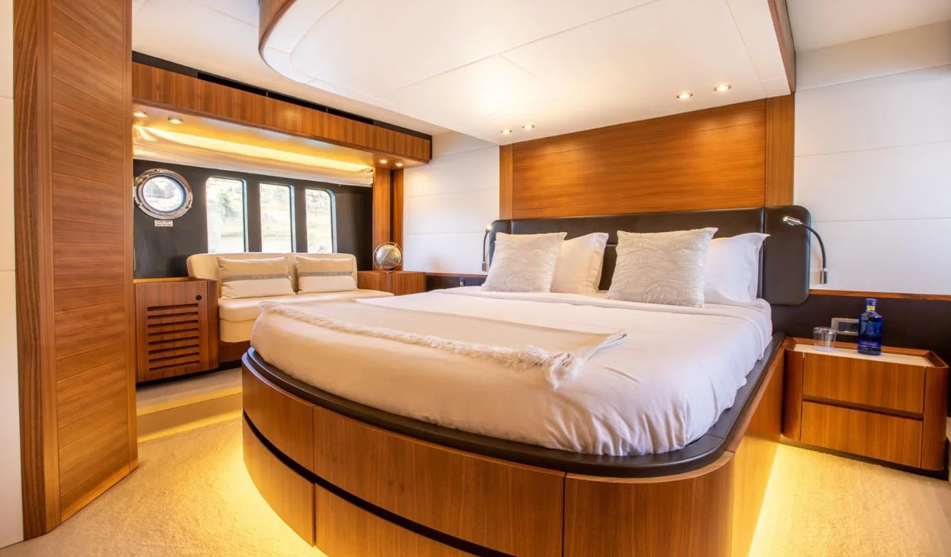 2016 Absolute Navetta 58