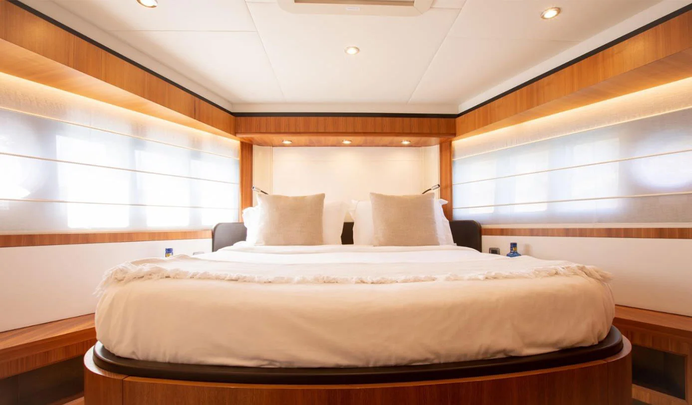 2016 Absolute Navetta 58