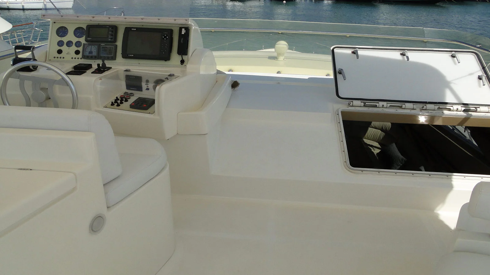 2001 Ferretti 680