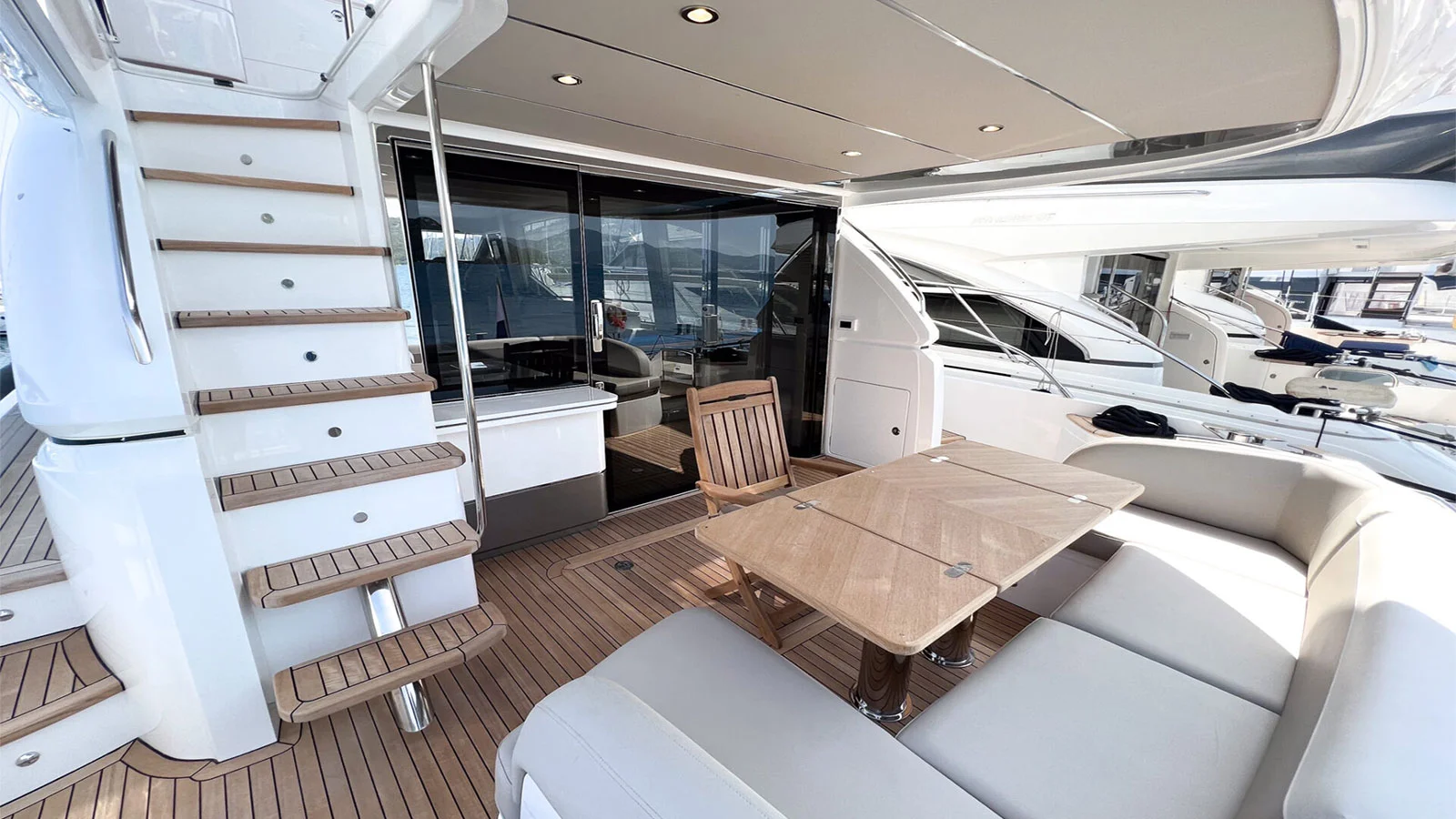 2019 Princess F62