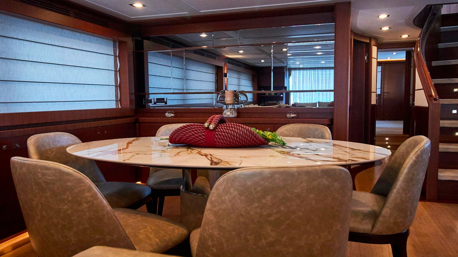 2010 Custom Line Navetta 33