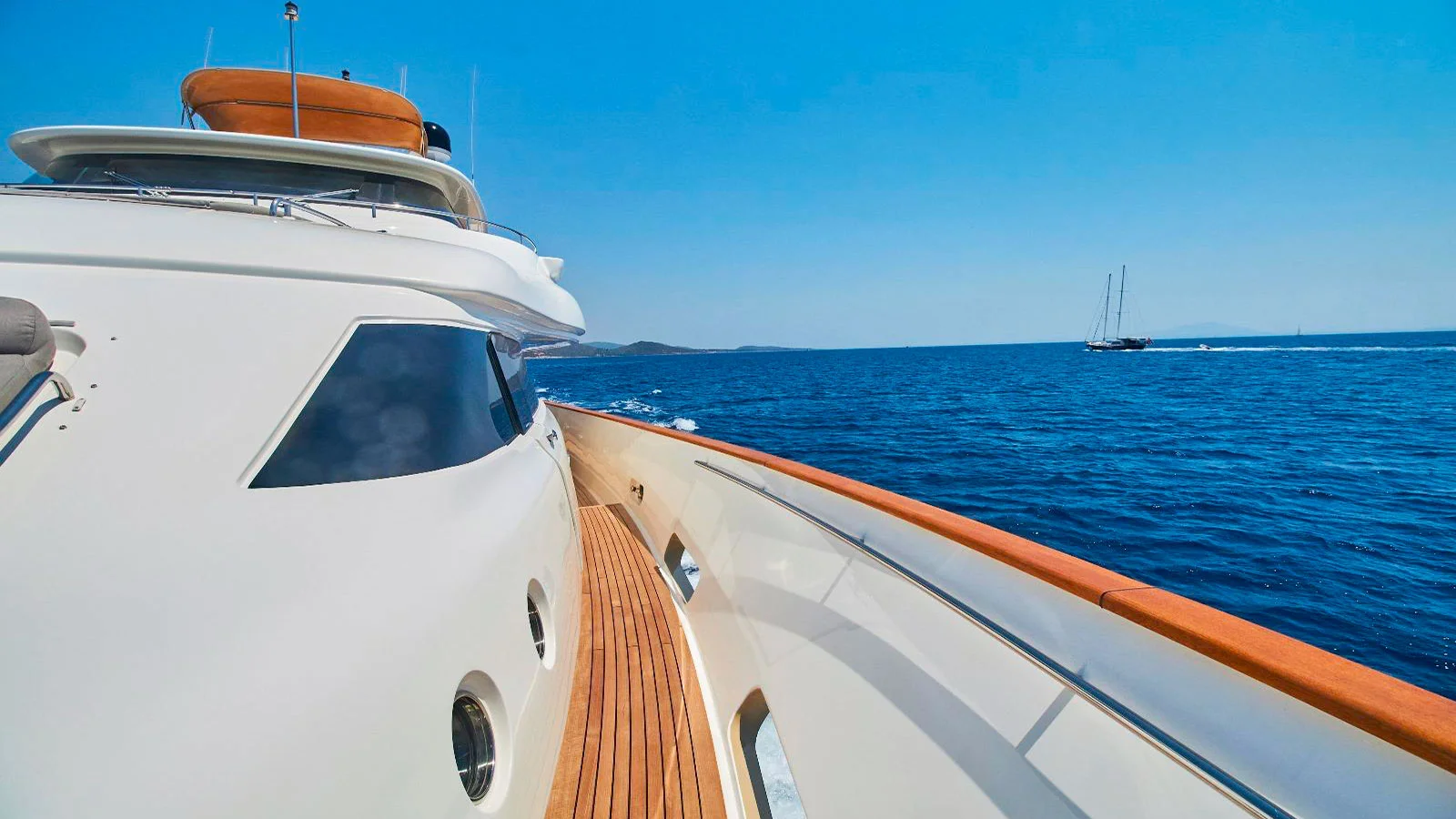 2010 Custom Line Navetta 33