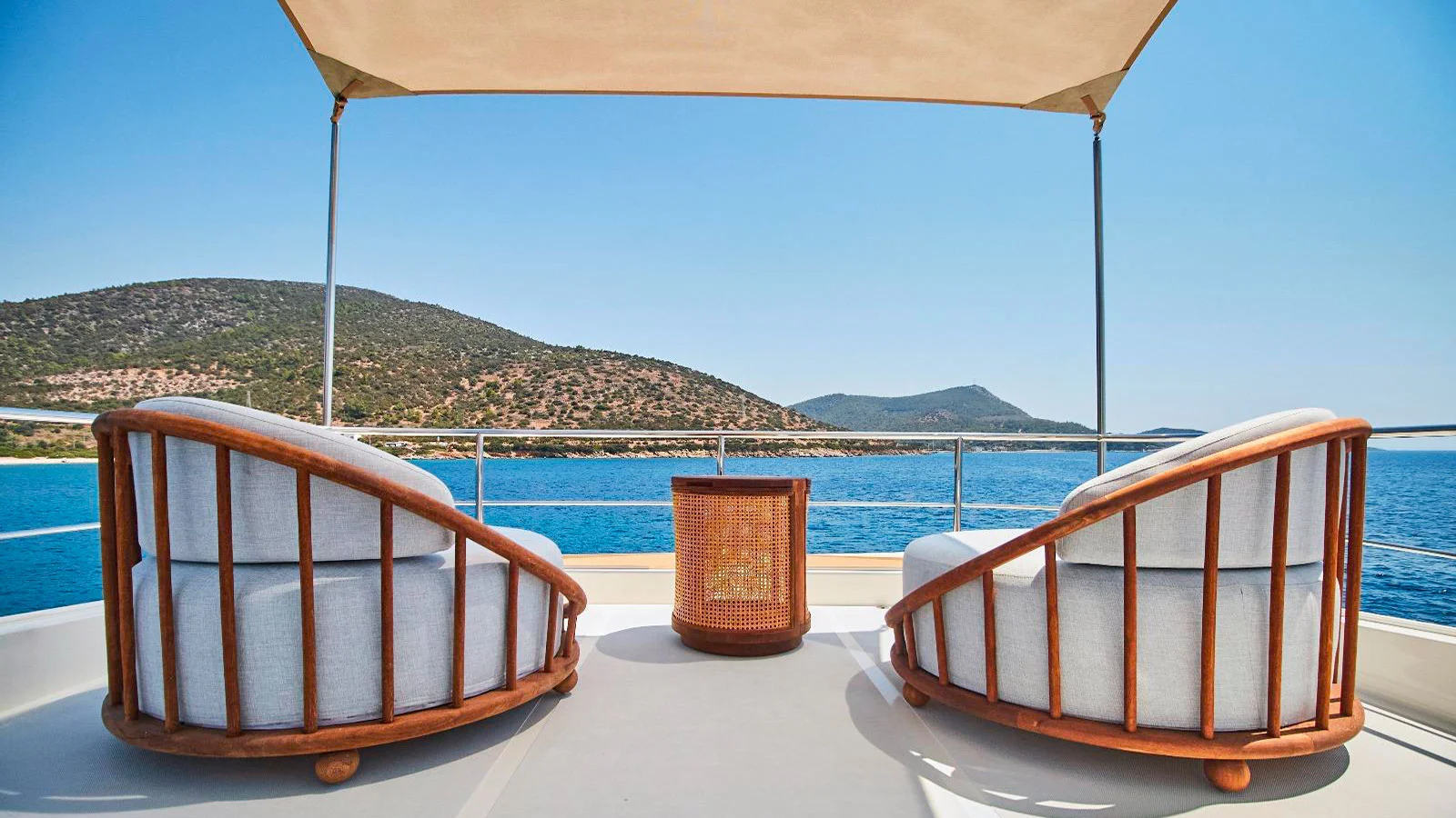 2010 Custom Line Navetta 33