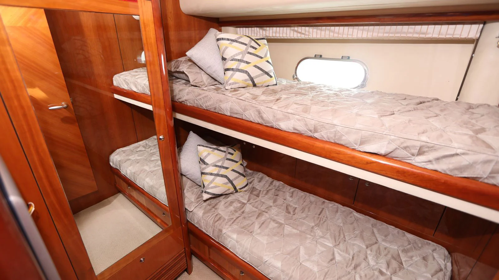 2006 Sunseeker 82 Yacht