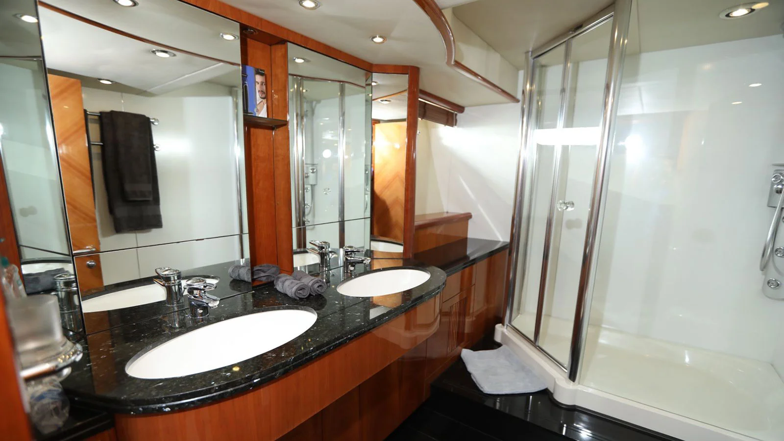 2006 Sunseeker 82 Yacht