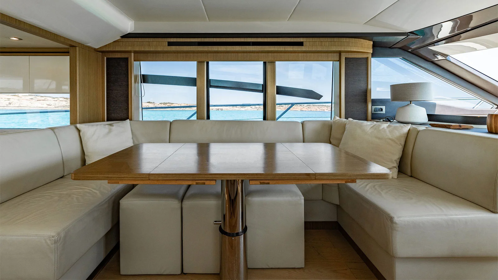 2017 Absolute 52 Fly