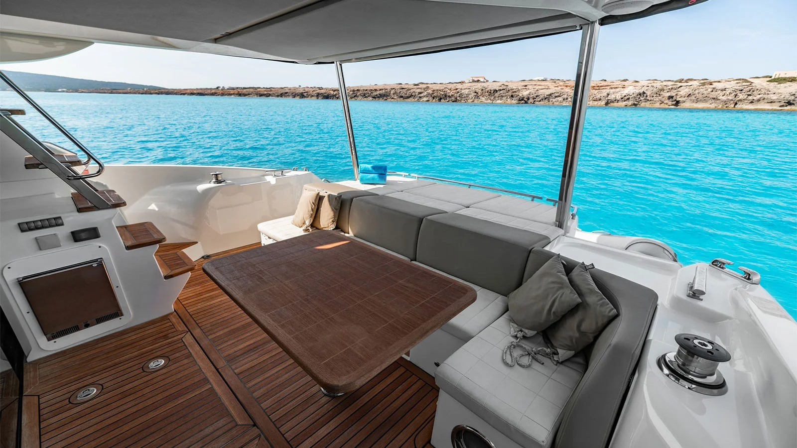 2017 Absolute 52 Fly