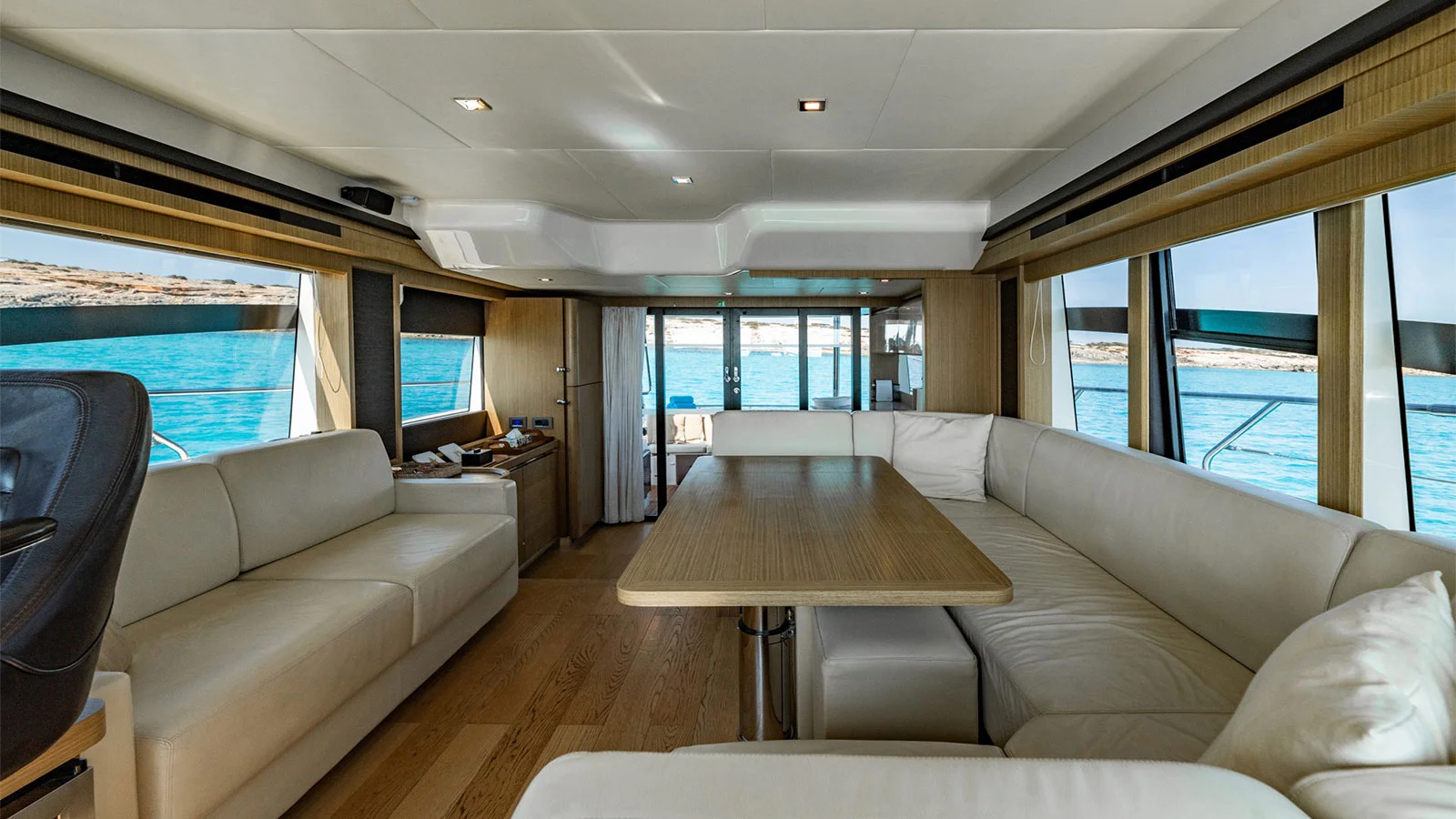 2017 Absolute 52 Fly