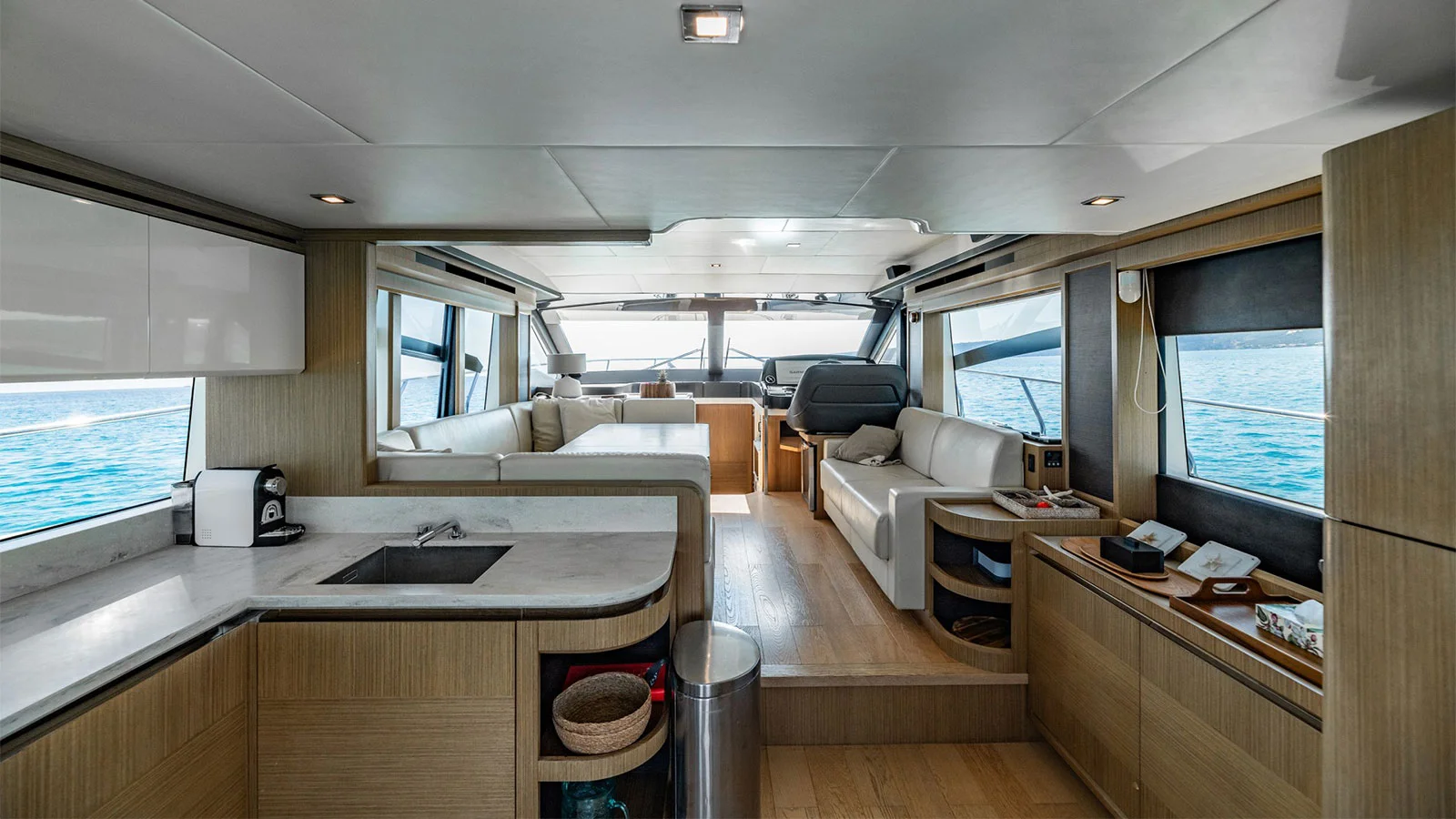 2017 Absolute 52 Fly