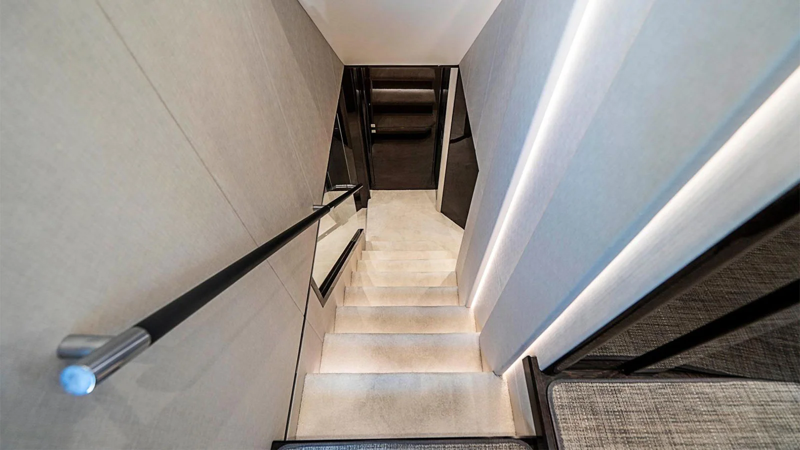 2017 Sunseeker 95 Yacht