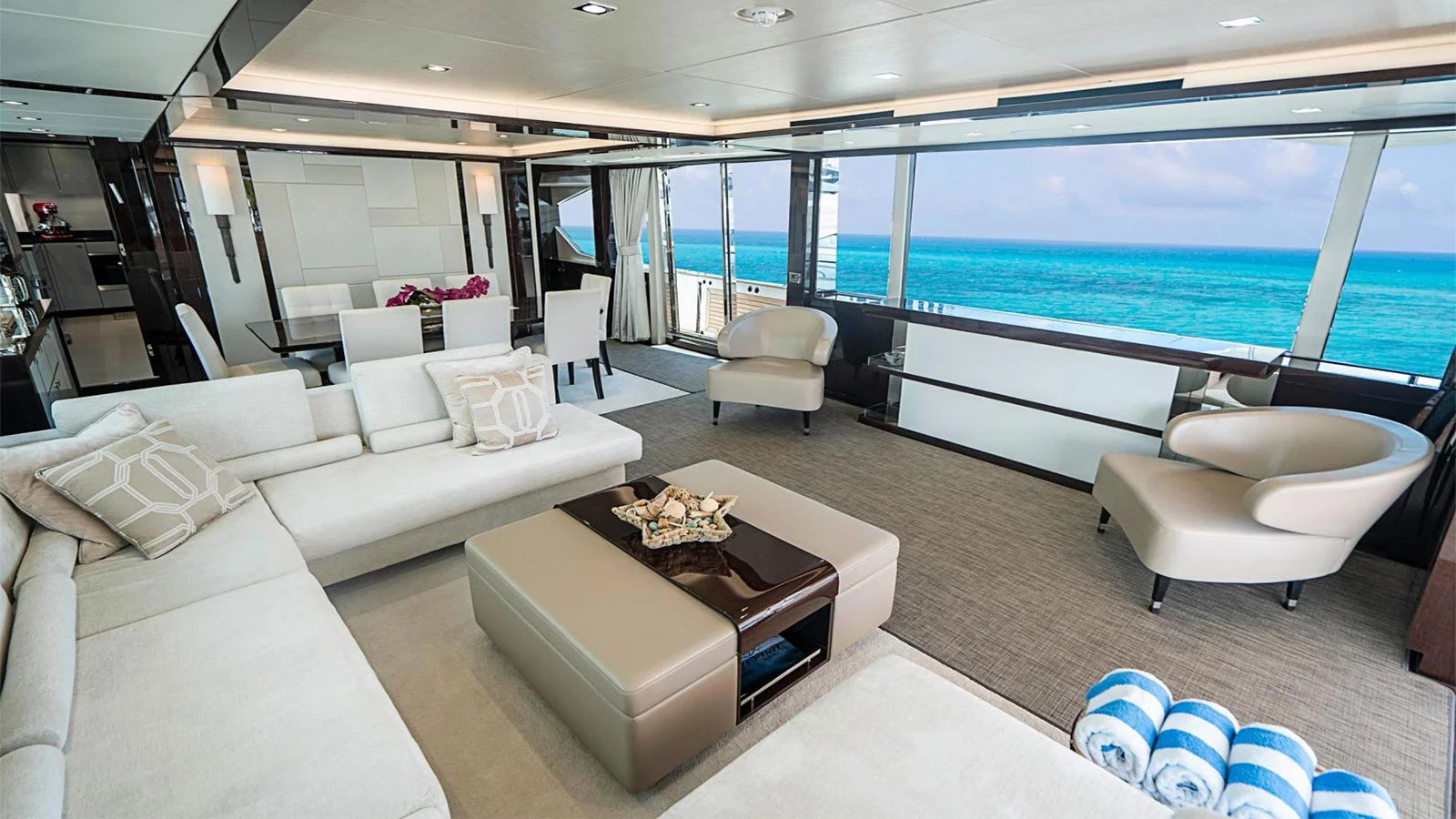 2017 Sunseeker 95 Yacht