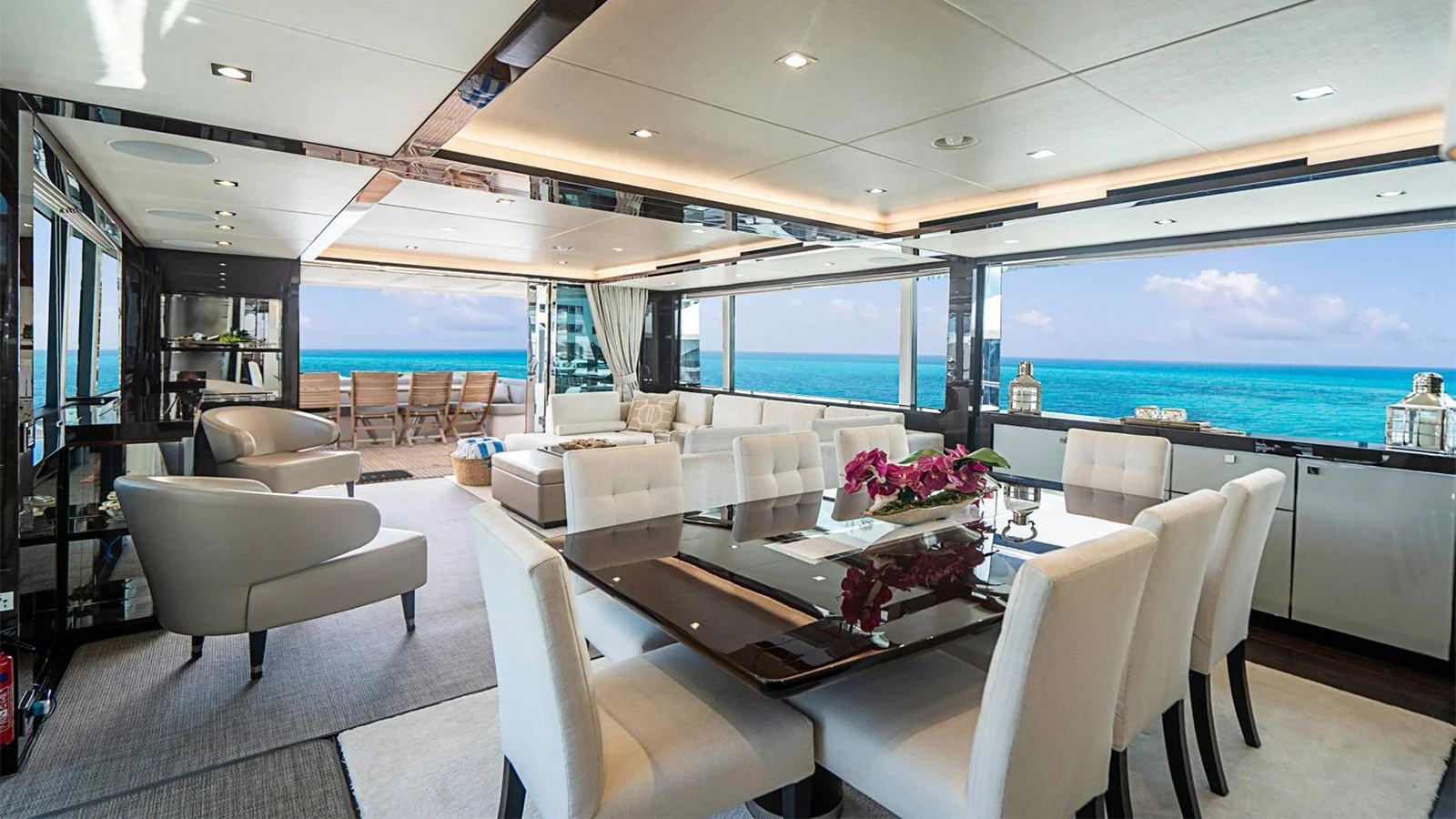 2017 Sunseeker 95 Yacht